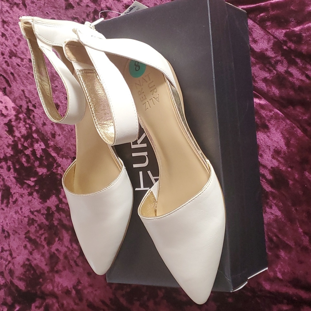 Brand New Naturalizer Flat Dress Shoe